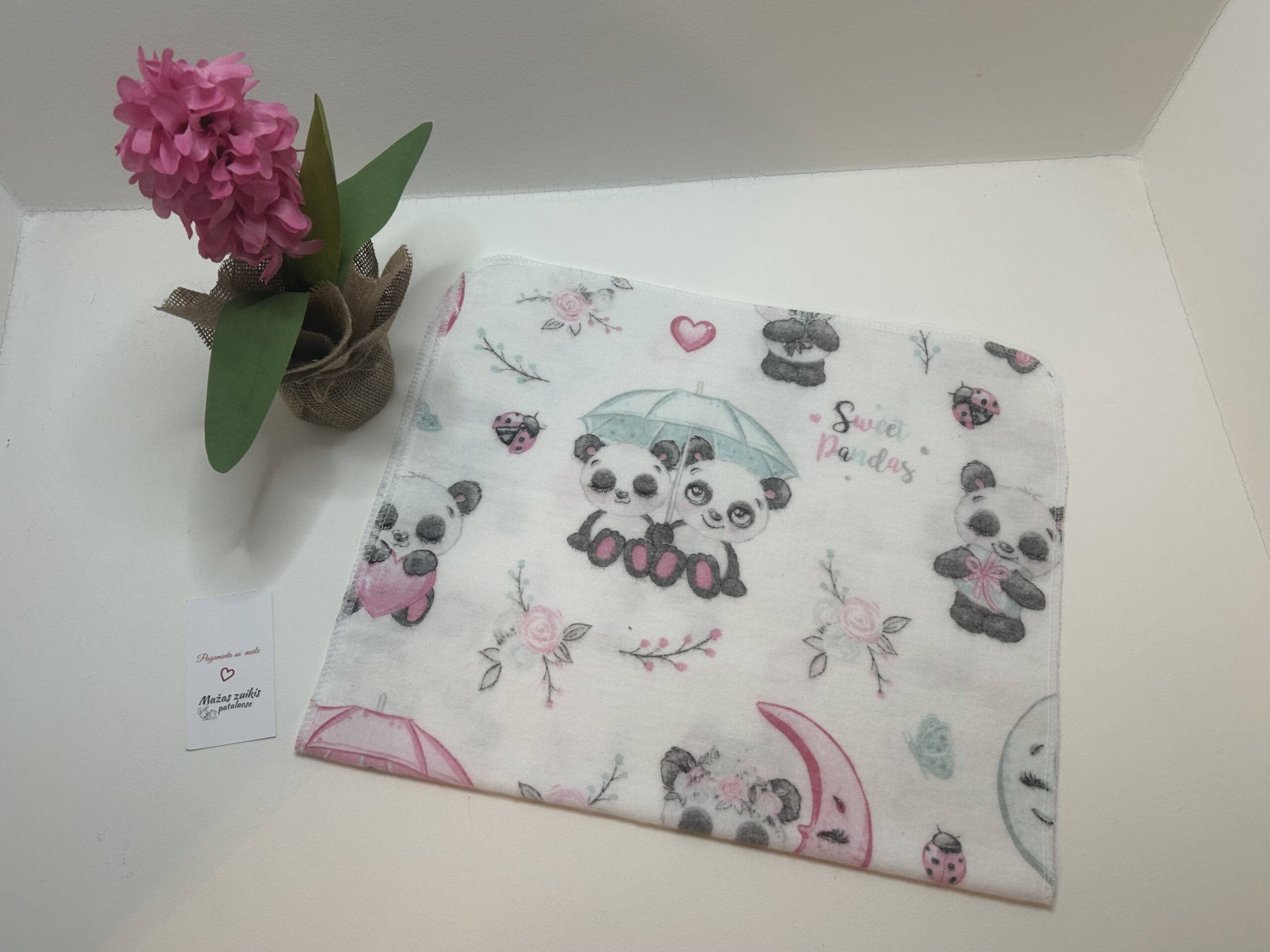 Flaneliniai vystyklai 40x70cm “PANDOS BALTAME FONE”