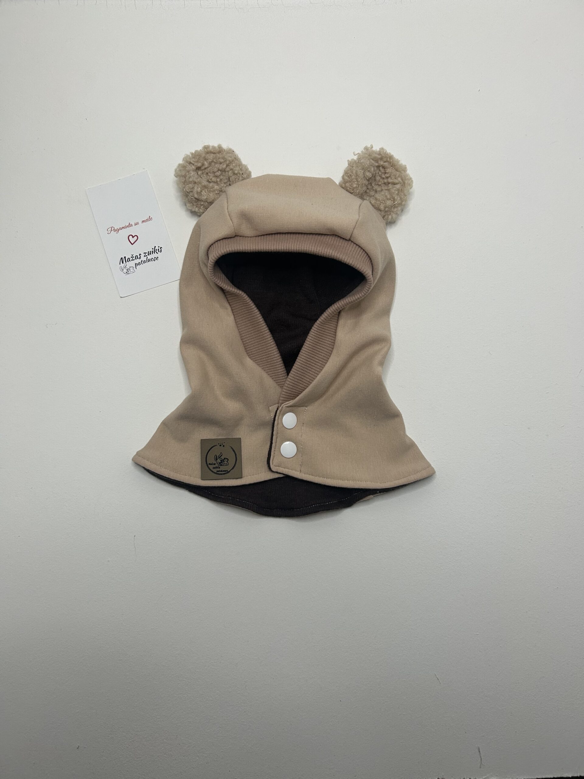 Užsegamas šalmukas žiemai siuvamas pagal išsirinktas spalvas