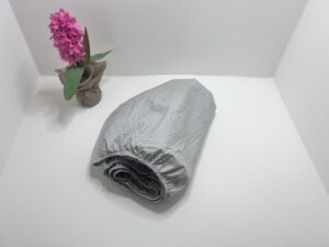 Paklodė su guma 120x60cm “ Balti taškeliai pilkame fone”