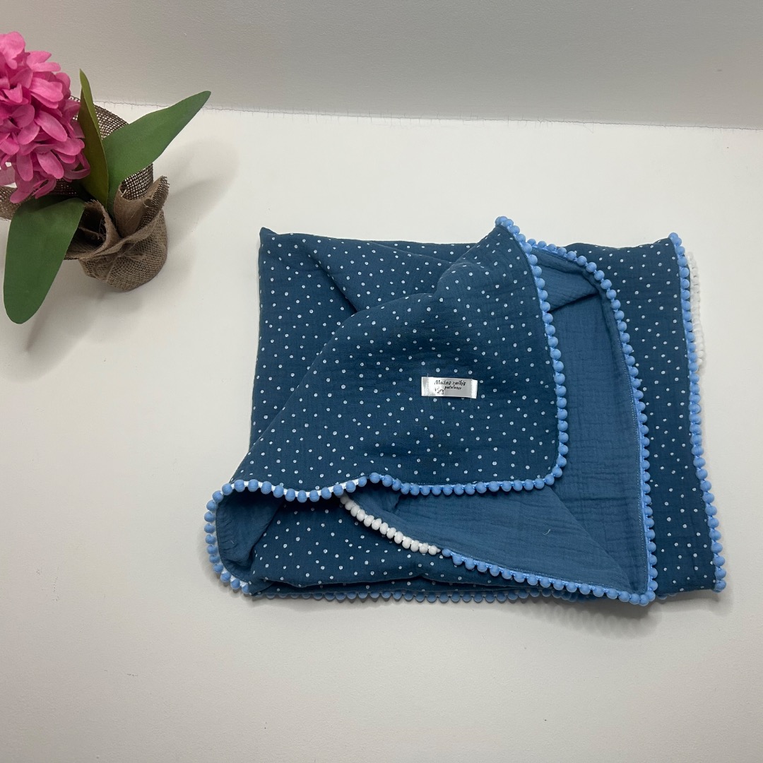 Muslino pledukas 75x95cm “taškeliai mėlyname fone”