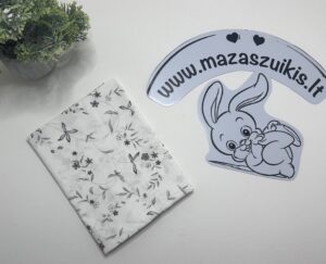 Paklodė su guma vežimėliui 80x40cm “smulkios gėlės baltam fone”