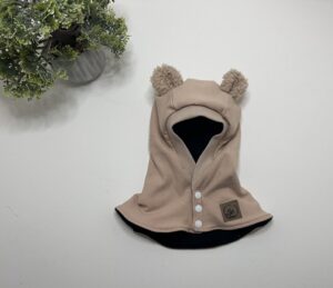 Susegamas šalmukas žiemai 46-48cm “kreminis”